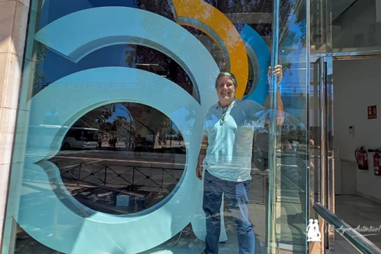Agrocolor en la víspera de su 30 aniversario con su cofundador Gerardo Romero