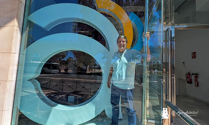 Agrocolor en la víspera de su 30 aniversario con su cofundador Gerardo Romero