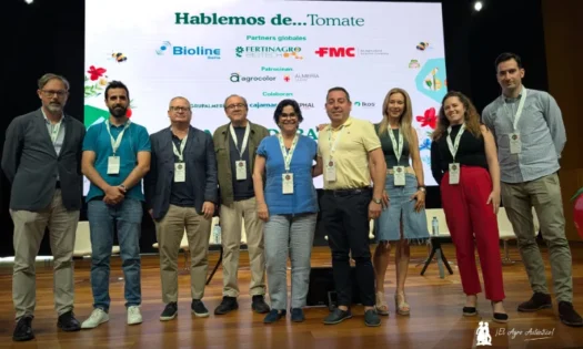 Hablamos de tomate... Tomate evento organizado por AenVerde y AColor / agroautentico.com
