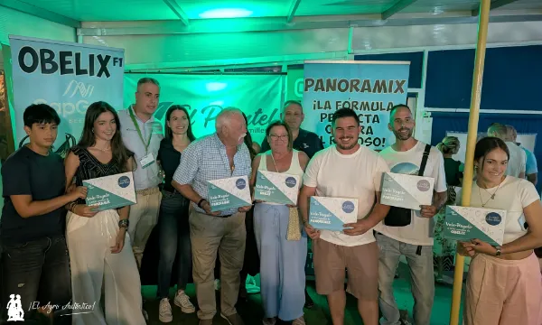 Los ocho agricultores premiados en los sorteos de CapGen Seeds en la convivencia de El Plantel / agroautentico.com