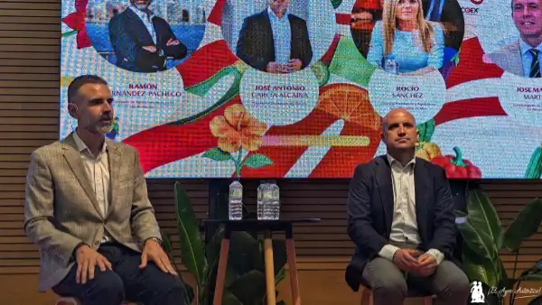  Ramón Fernández-Pacheco y José Antonio García Alcaina hablan de relevo generacional en la asamblea de Coexphal / agroautentico.com