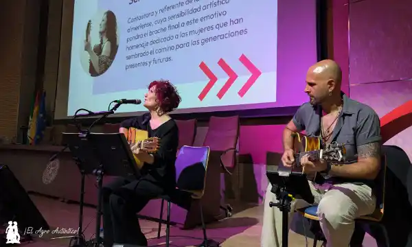 Sensi Falán con Carlos López en la clausura del evento sobre la mujer / agroautentico.com