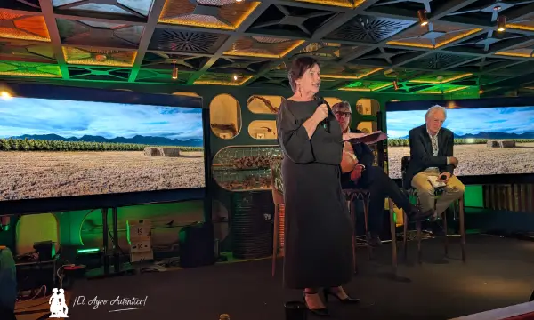 El fotógrafo Ruud Sies y la productora Hanneke van Hintum con Koppert Resilience Food Stories / agroautentico.com