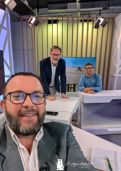 José Antonio Arcos, David Baños y Alberto García en los estudios de 7TV en Aguadulce programa Agro7 / agroautentico.com